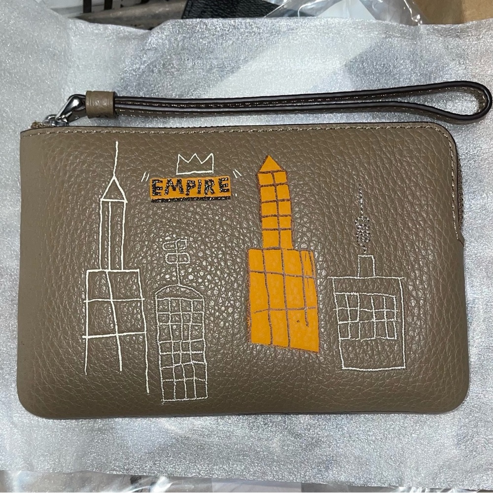 Authentic Coach X Jean Michel Basquiat New York Corner Zip Wristlet Pouch Clutch